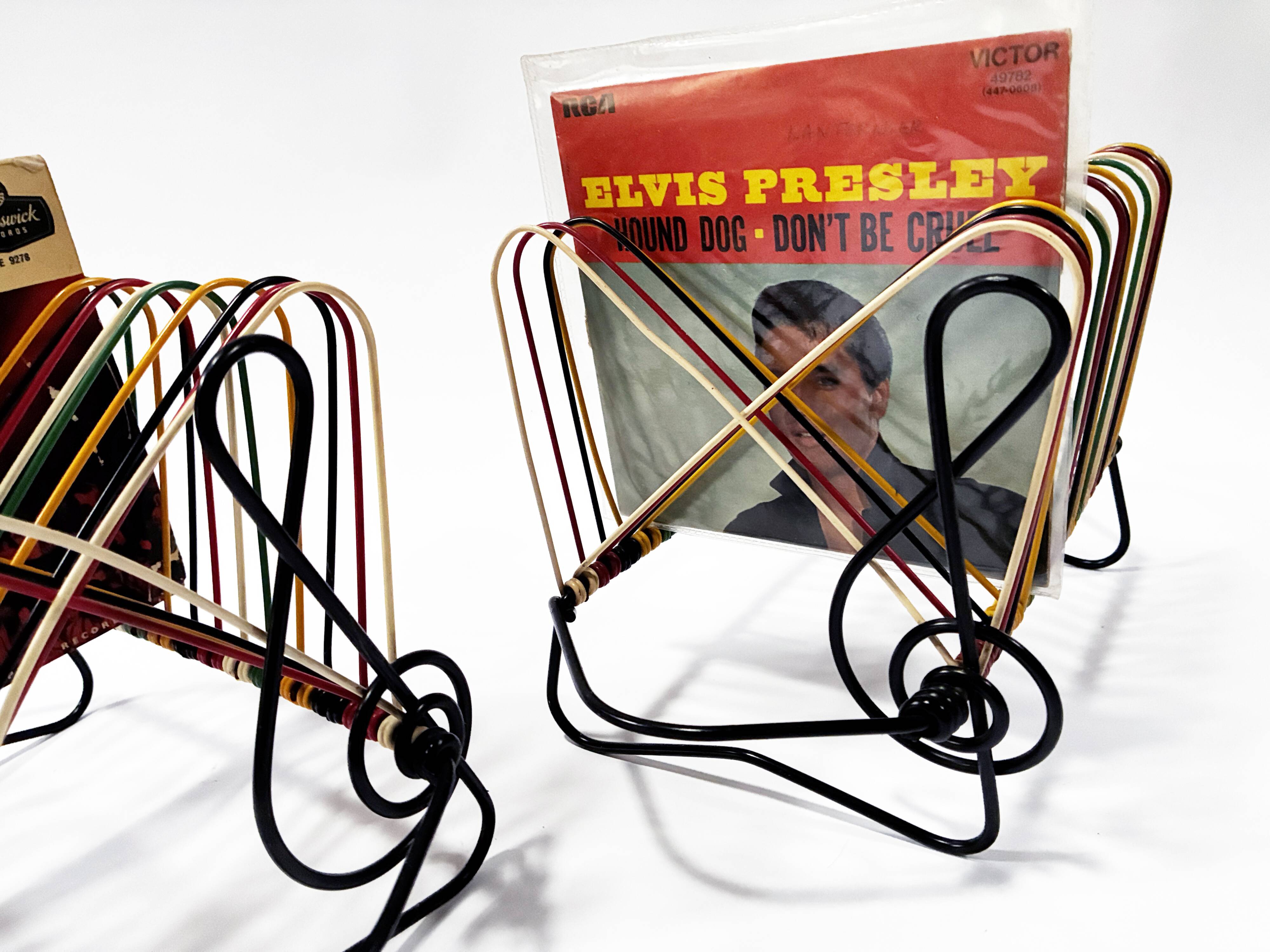 Vintage Vinyl Storage • 45 RPM Holder • Lacquered Metal • Scoubidou • 1950