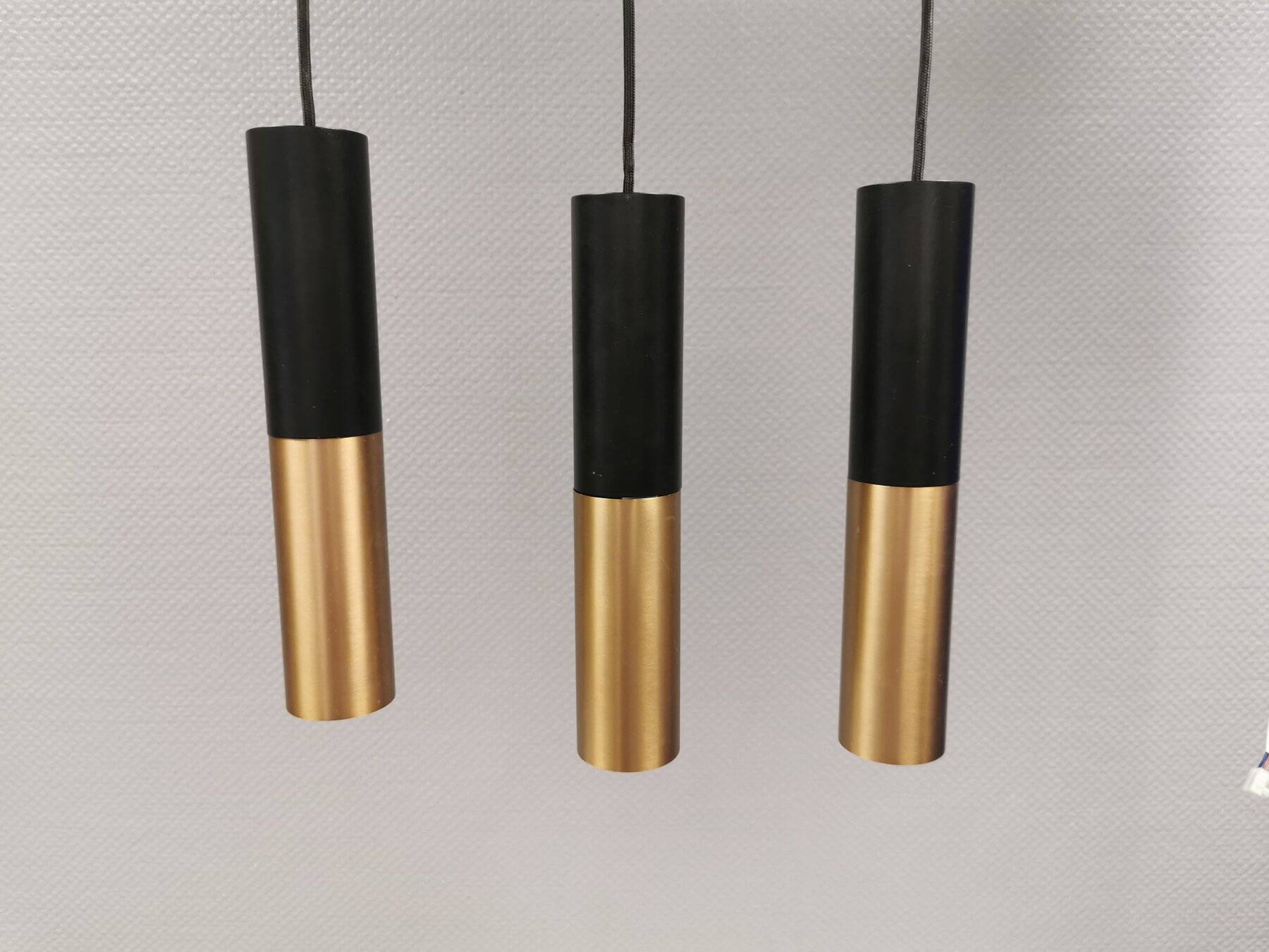 3 cylinder-shaped pendant lights from Creativ Cables (Turin, Italy)