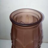 Beautiful art deco frosted glass vase dating from the 1920s-1940s in salmon color in good condition