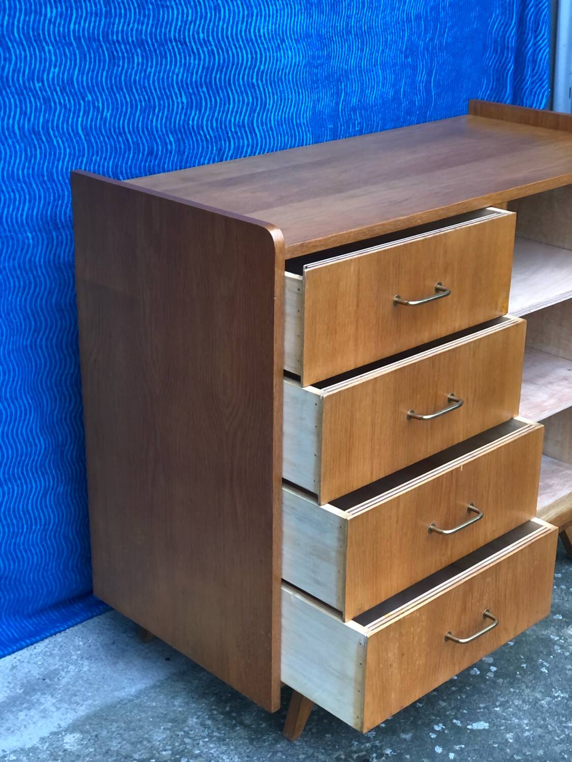 VINTAGE CHEST OF DRAWERS/STORAGE UNIT 1960