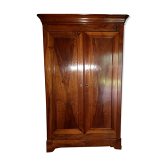 Large antique wardrobe in walnut with 1 secret drawer in lower part