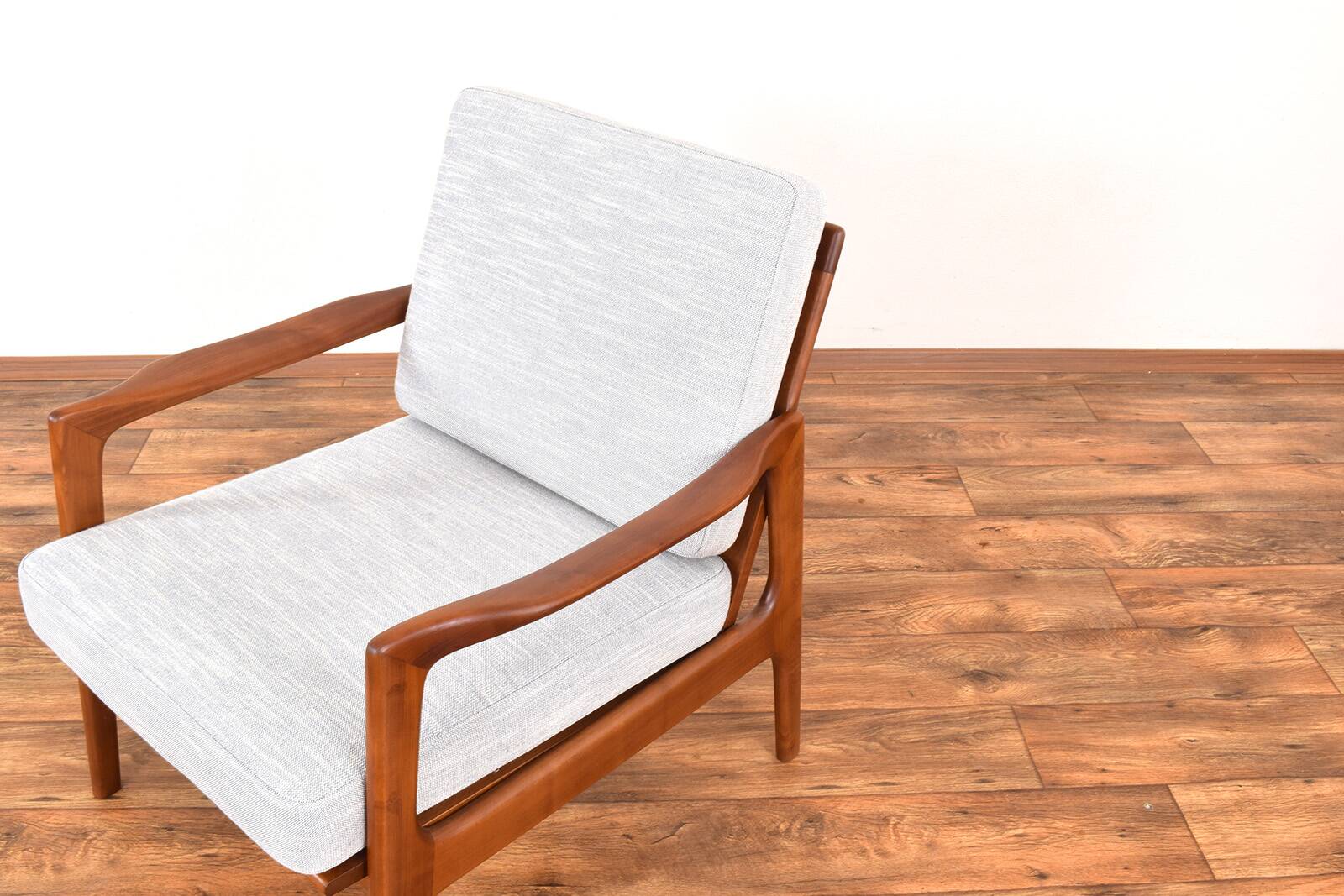 Fauteuil lounge Mid-Century par Illum Wikkelsø, années 1960.