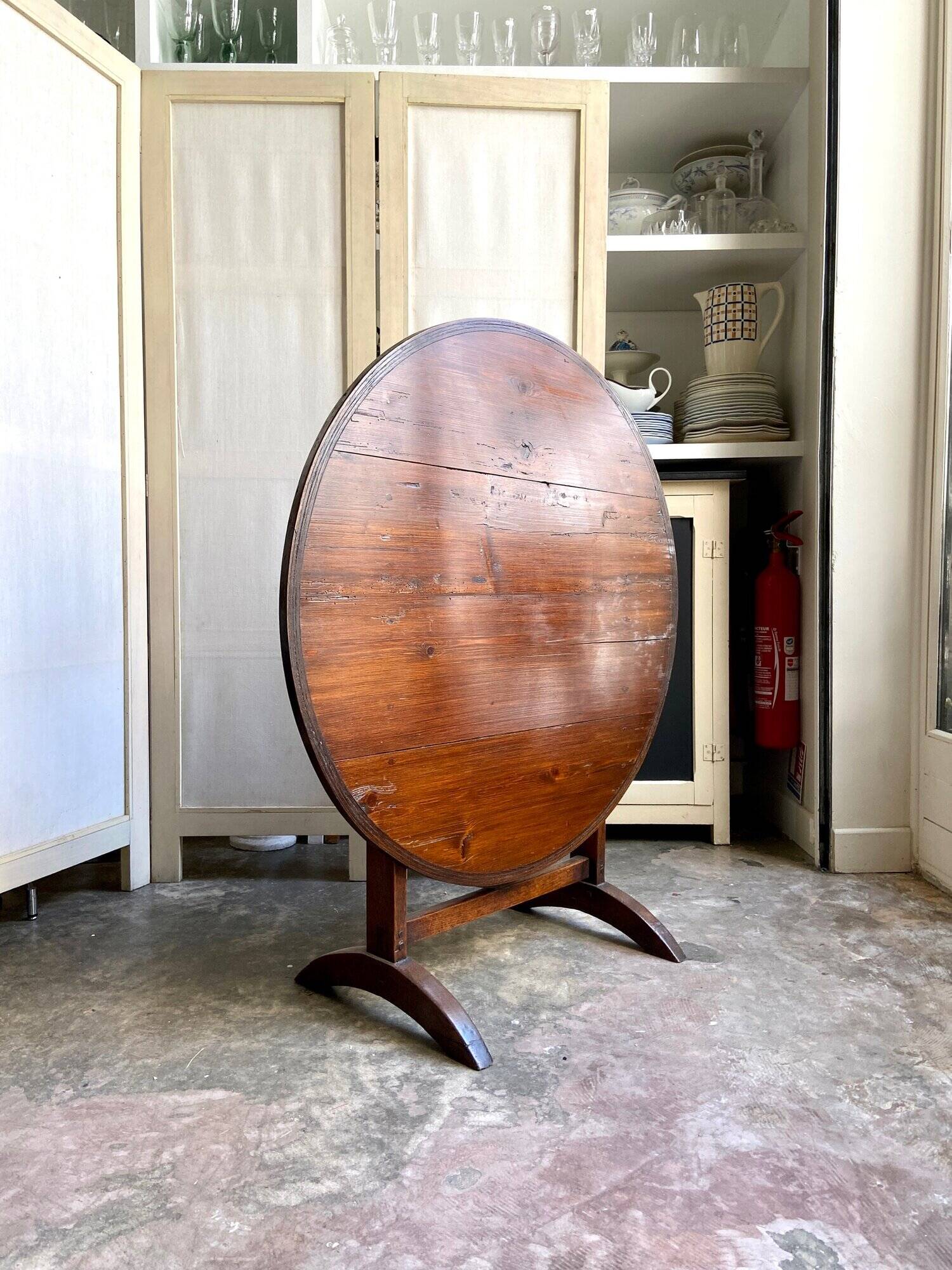 Harvestable winegrower's table in dark wood ⌀ 91 cm