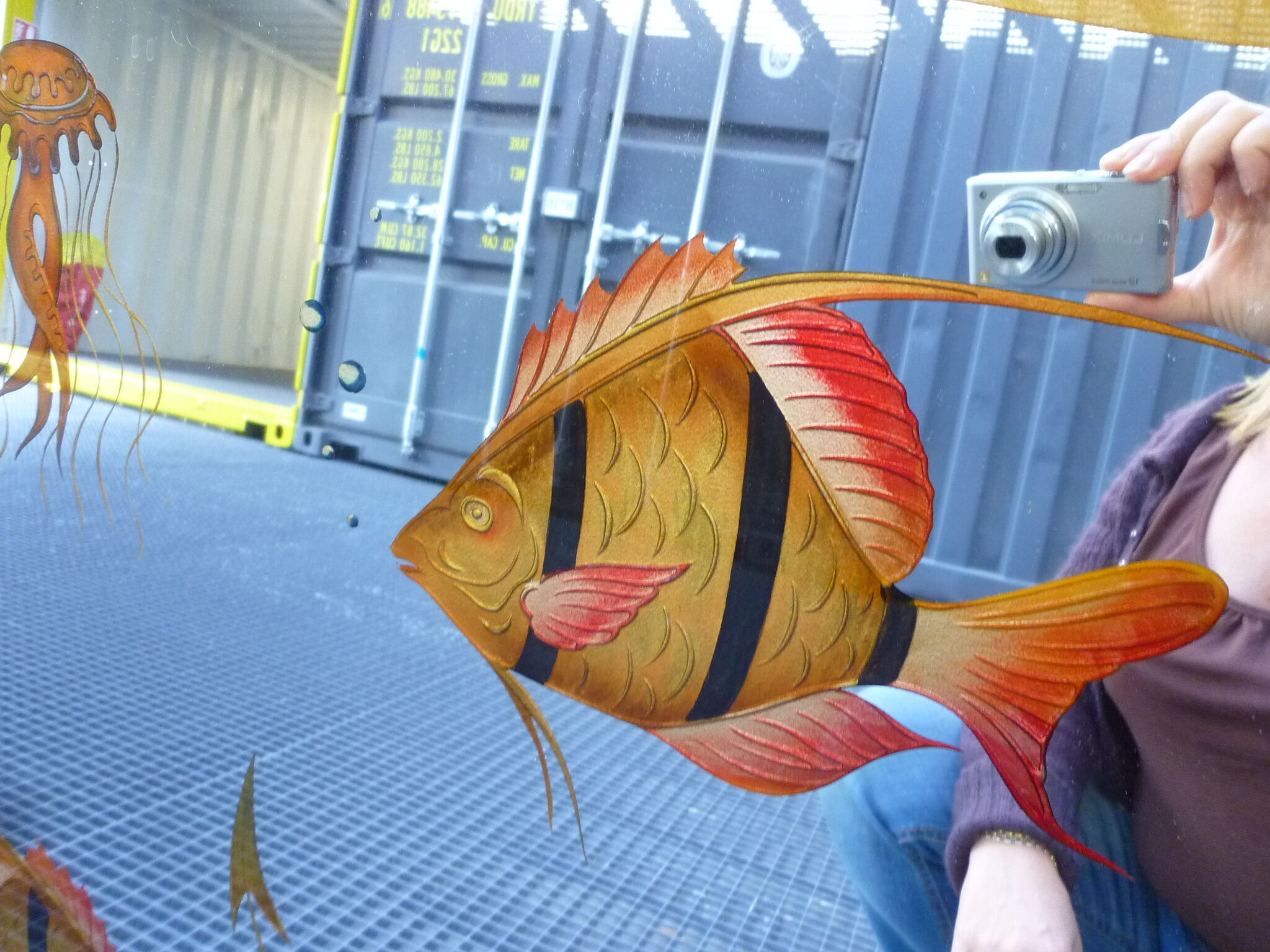 Eglomisé mirror seabed