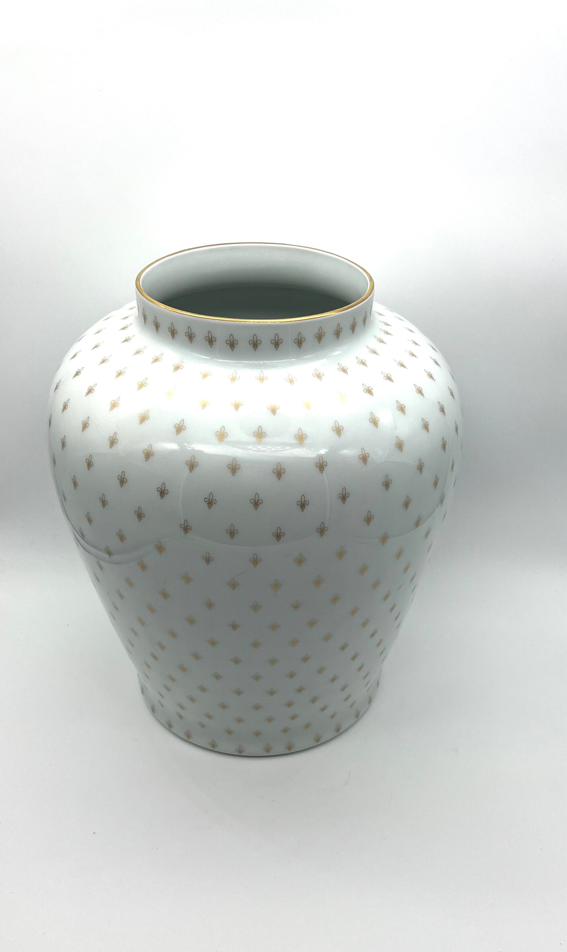 Vase Limoges Tharaud white with golden fleur-de-lis