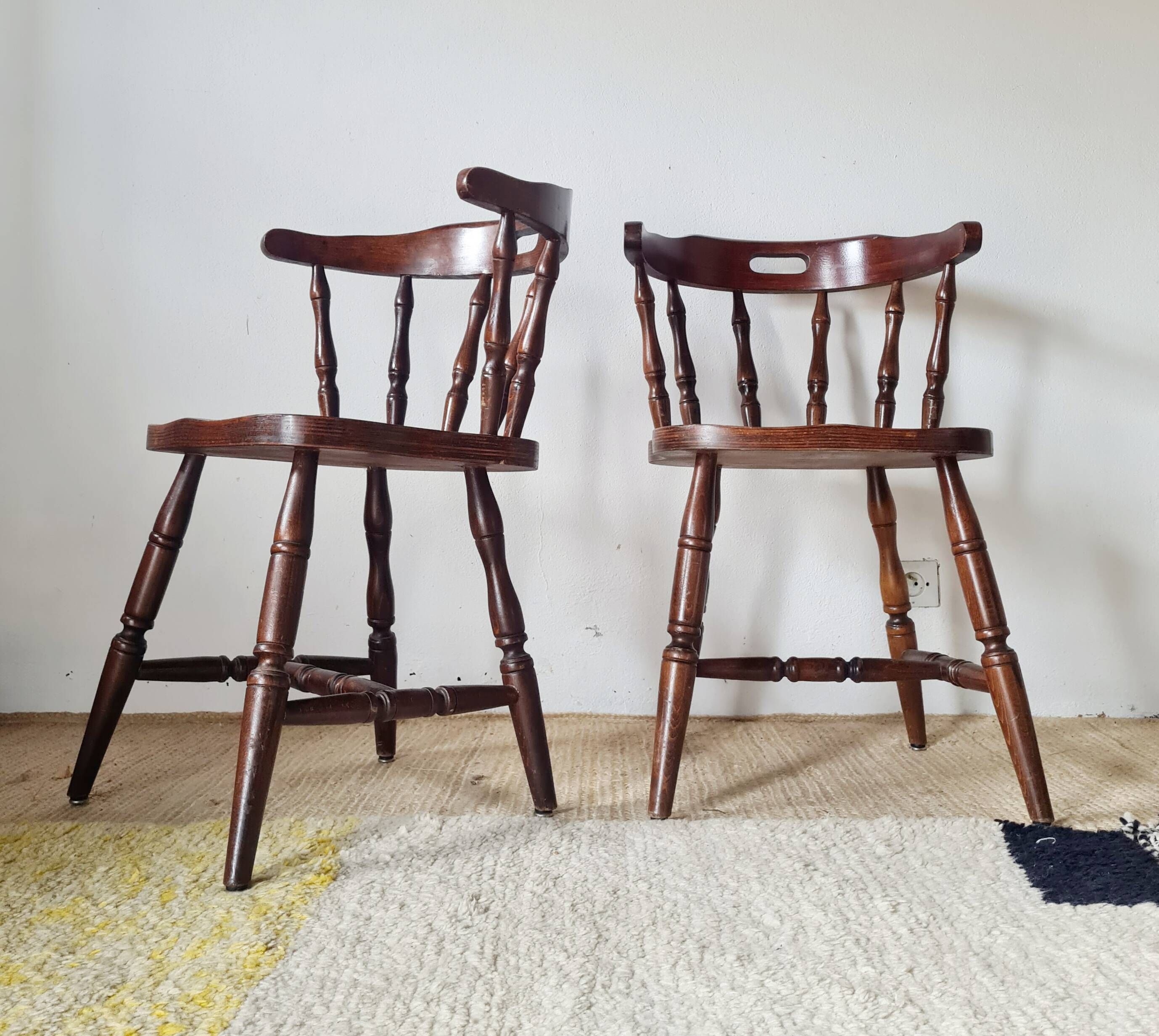 Set of 4 Western Bistro Chairs in Solid Wood – Vintage Pub Style