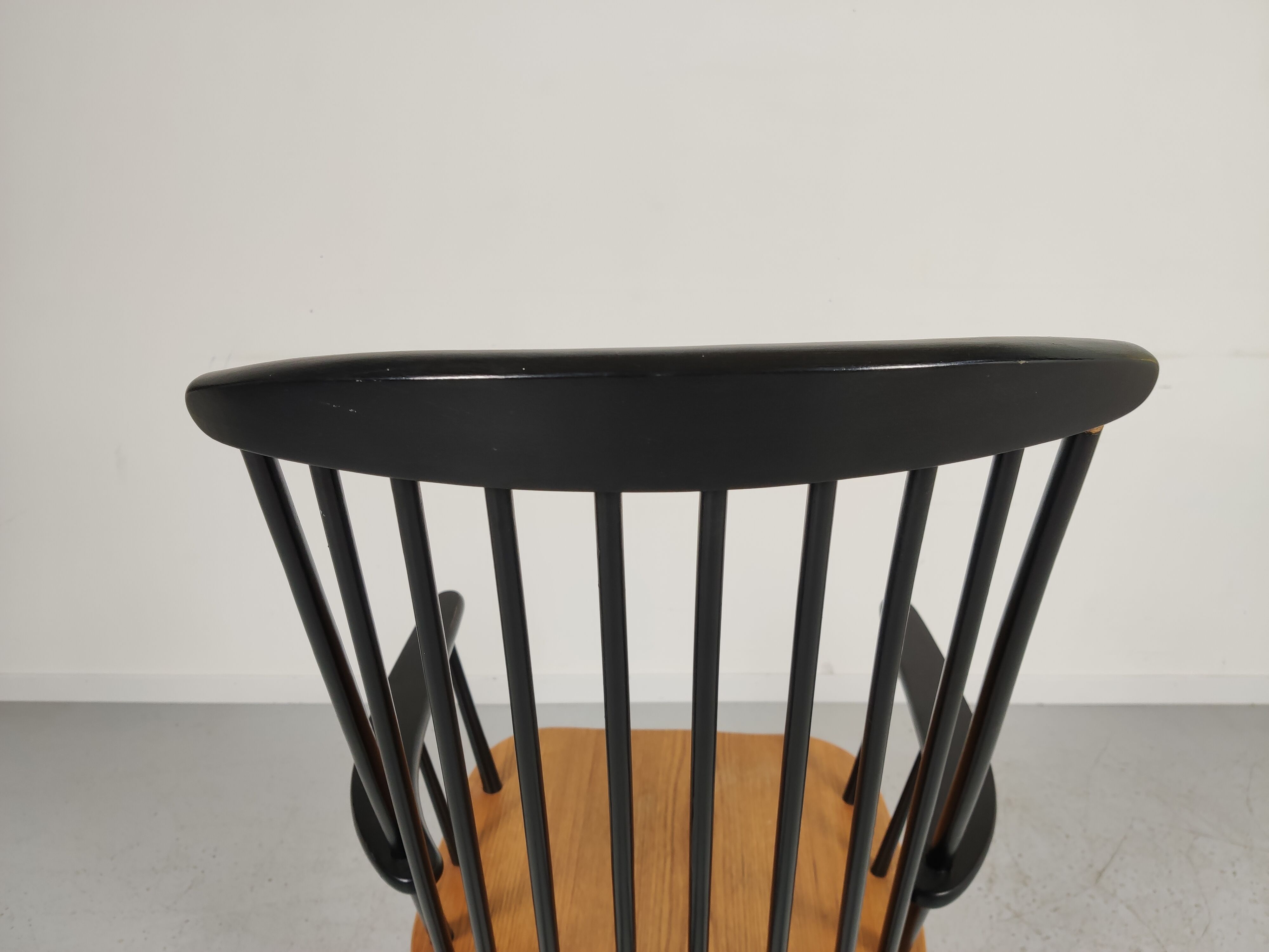 Scandinavian rocking-chair 60