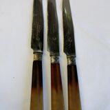 Couteaux anciens couvert de table service estampille Au Diamant