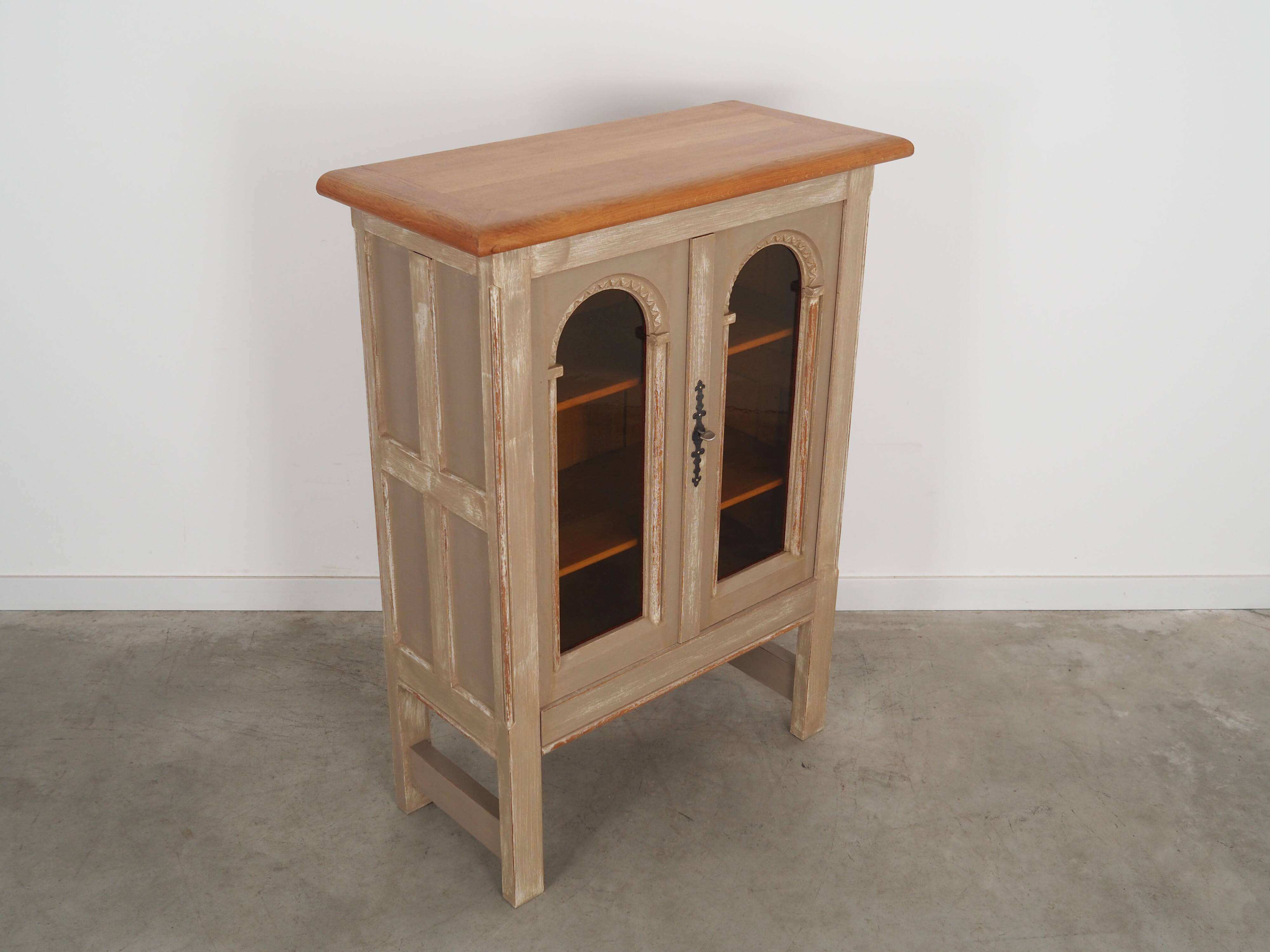 Oak showcase, Danish design, 1960s, production: Denmark