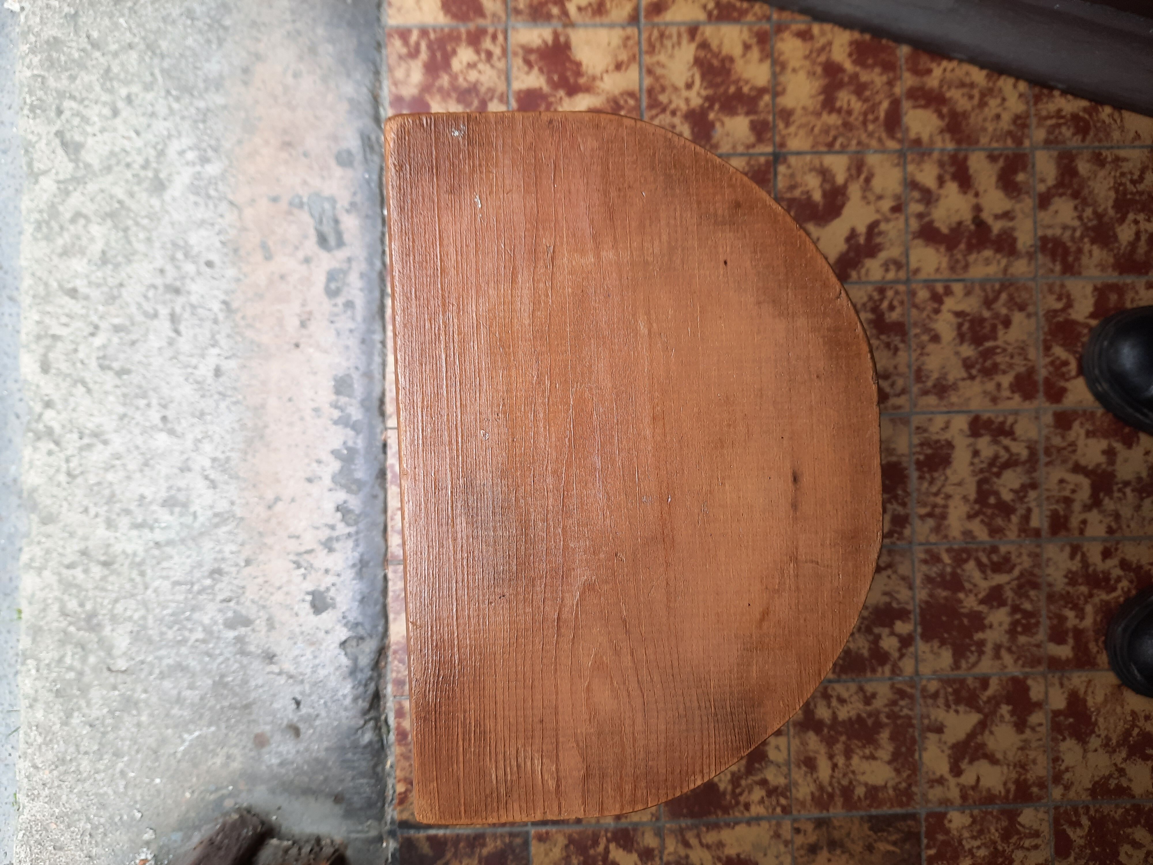 Tripod stool