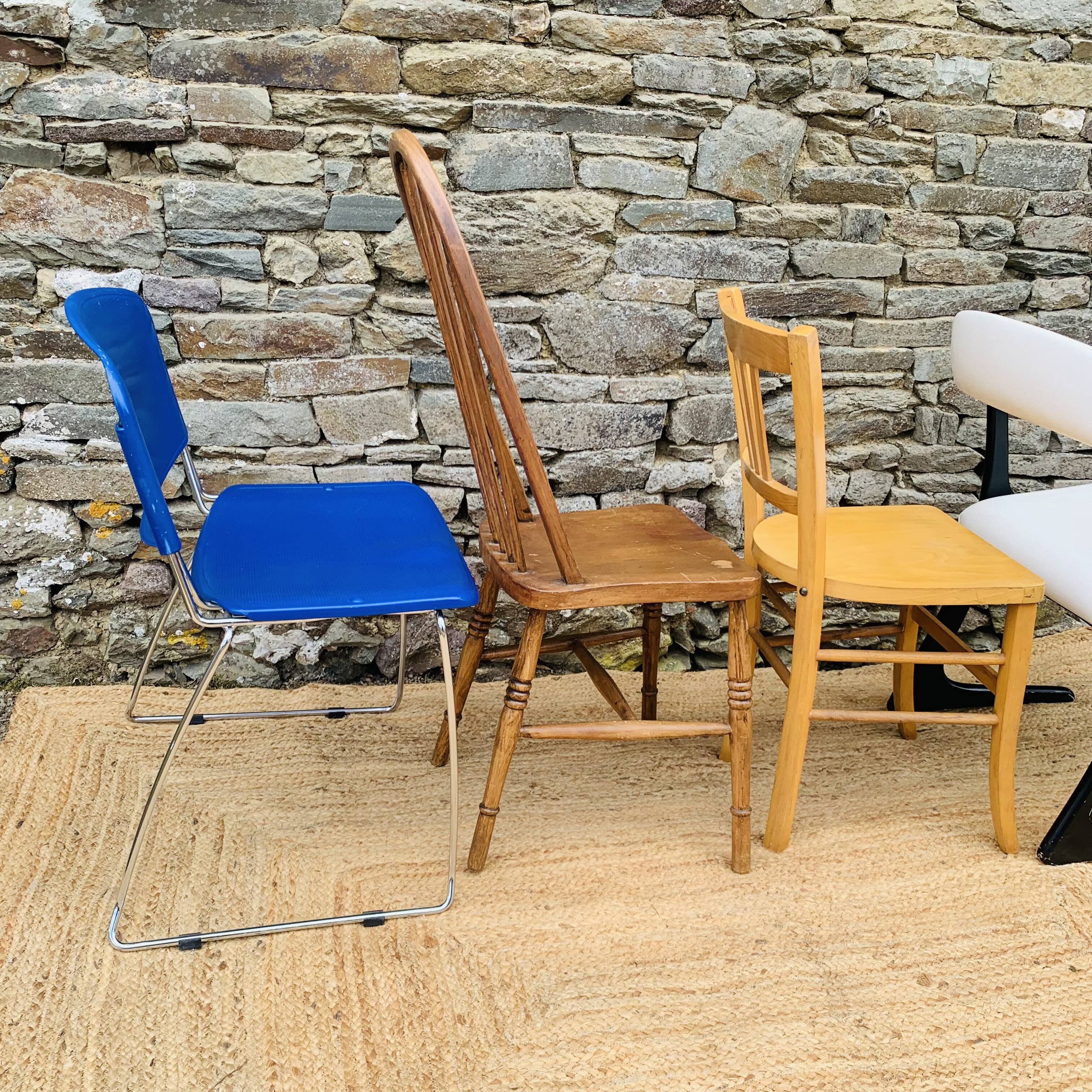 Ensemble de 4 chaises dépareillées