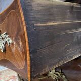 Commode en marqueterie de style Louis XV