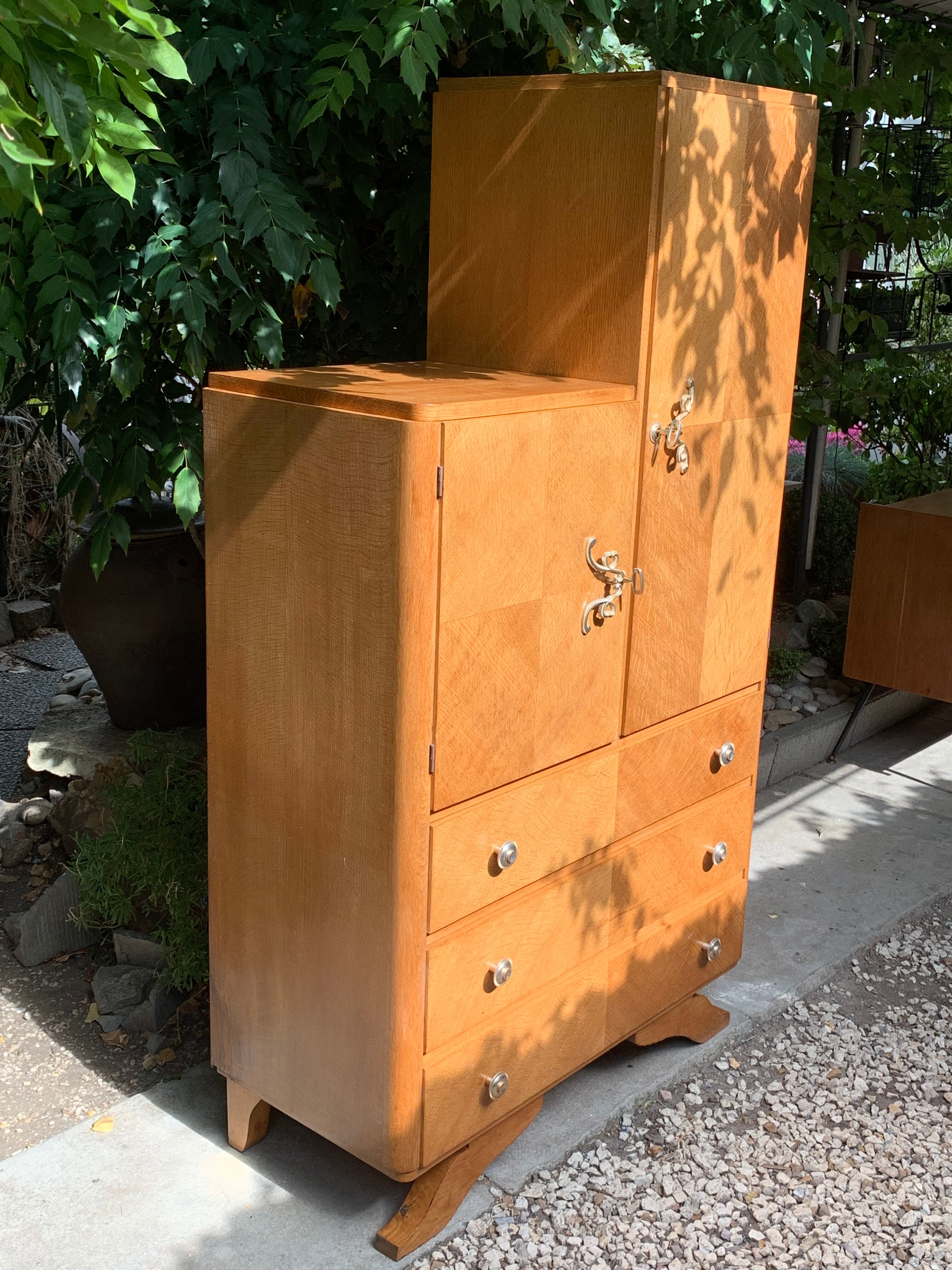 Asymmetrical cabinet 1950