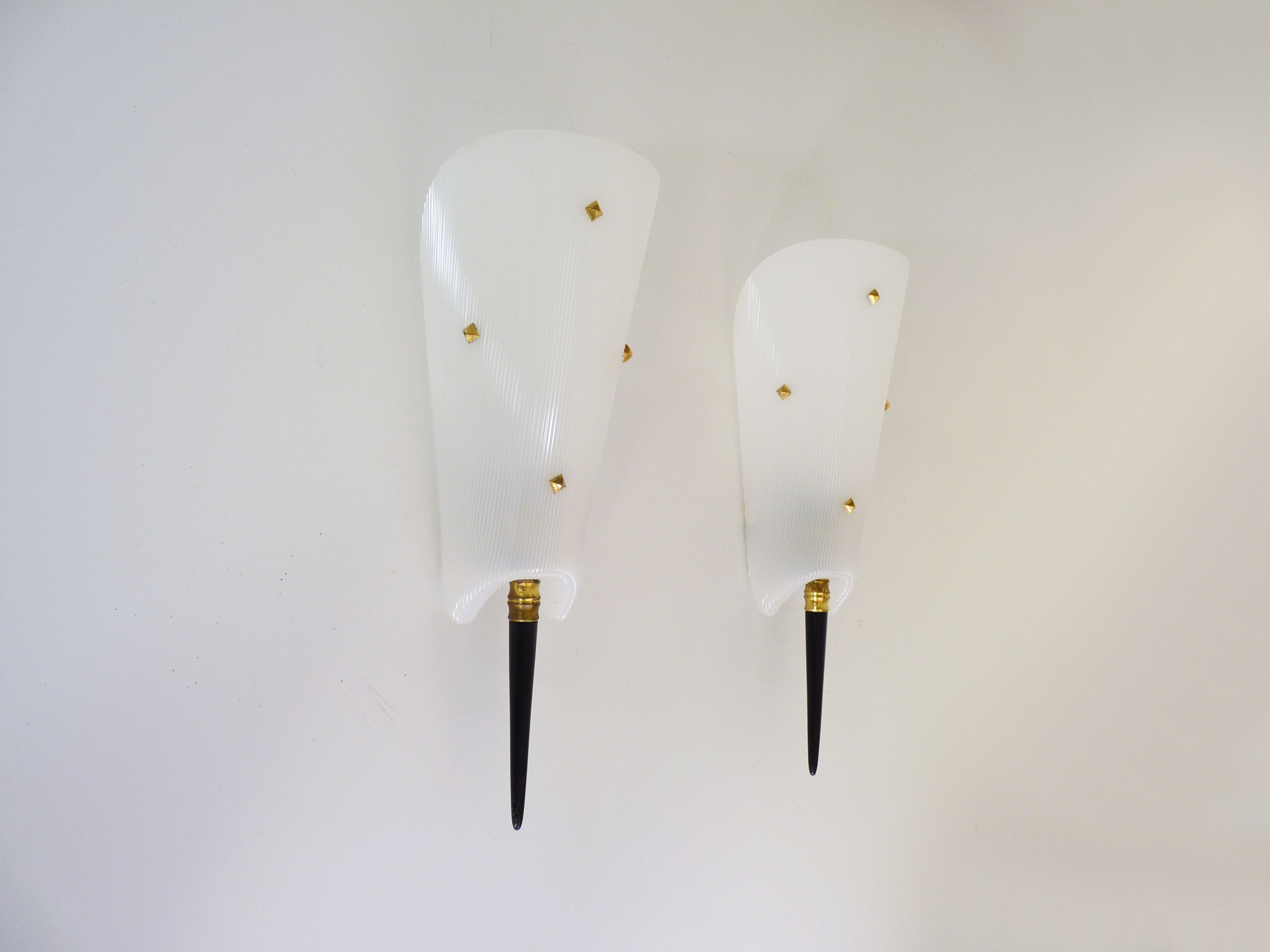 Pair of brass and plexiglass rockabilly rockabilly wall light