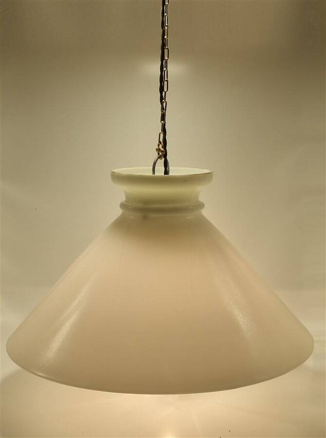 Opaline suspension