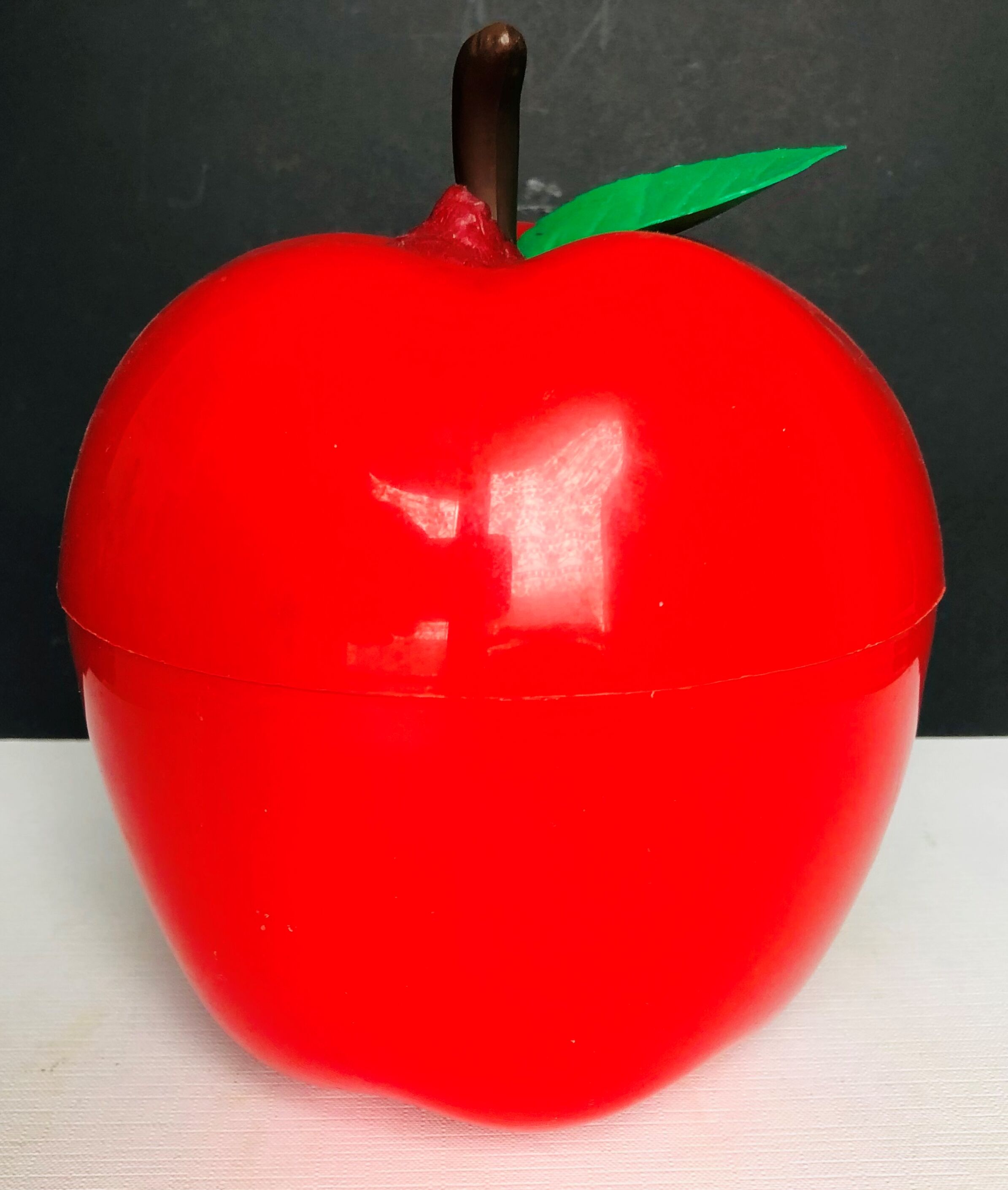 Ice bucket 70s red apple