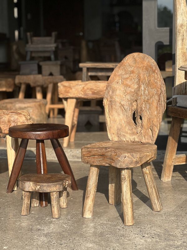 Mini tabouret bas en teck asiatique ancien upcyclé H15 D24