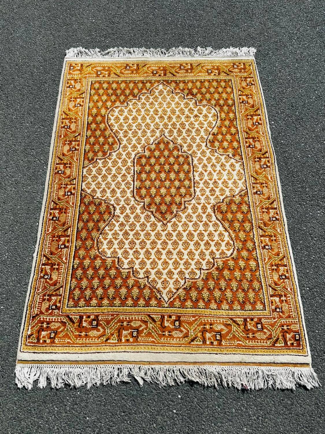 Tapis persan fait main