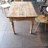 wooden dining table, vintage, turned legs, firm table style