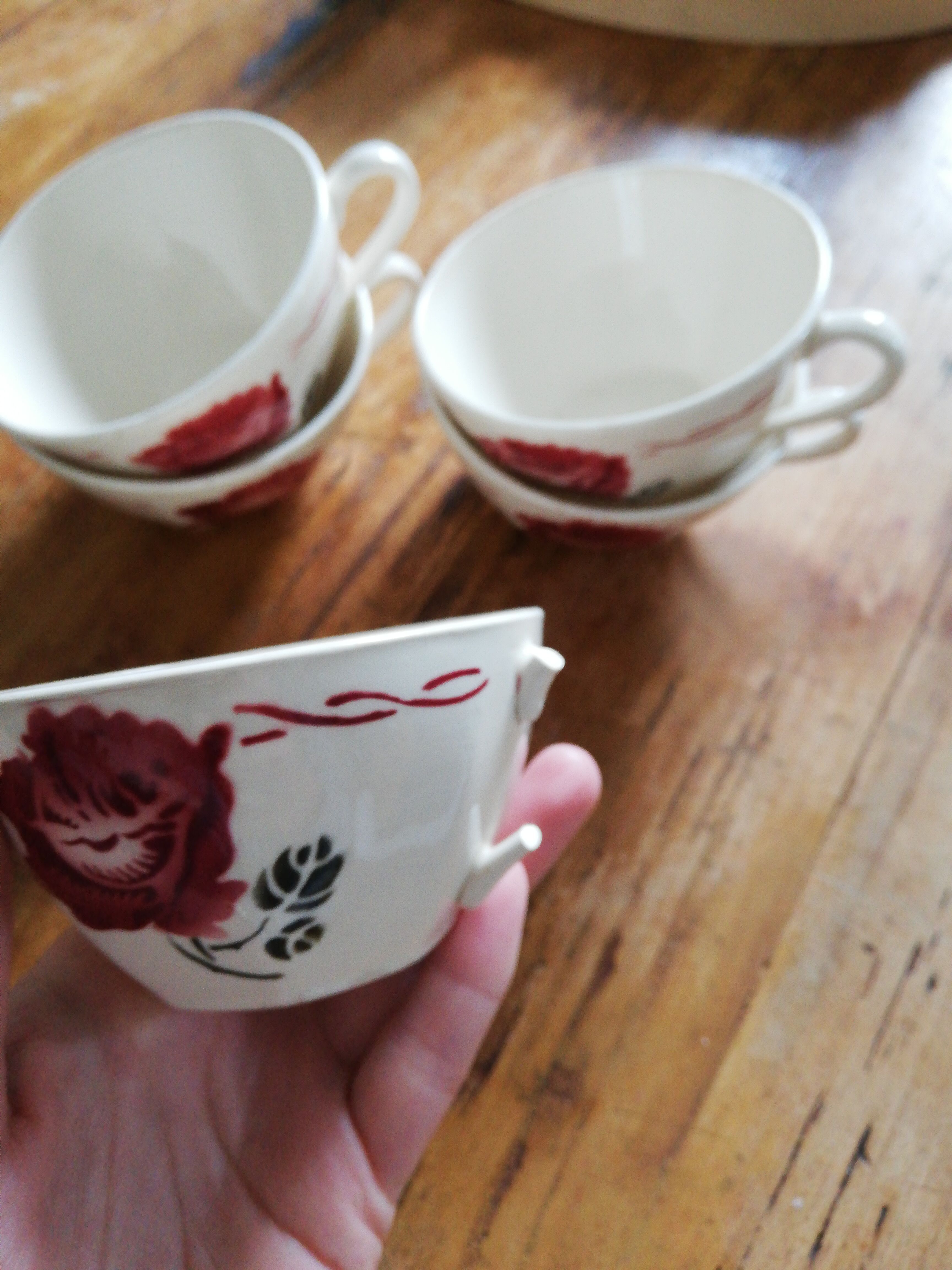Lot of 4 vintage cups