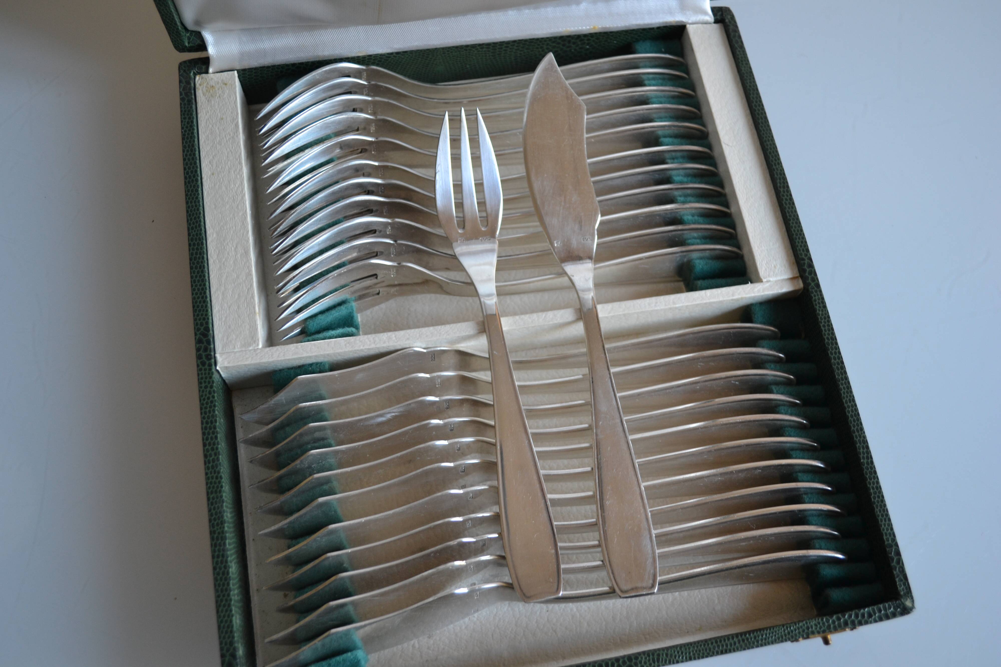 SOH 24-piece silver-plated fish set