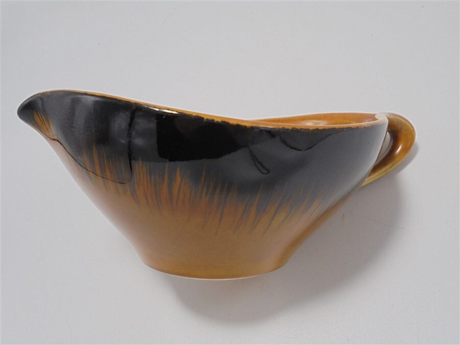 Accolay salad bowl and sauce boat