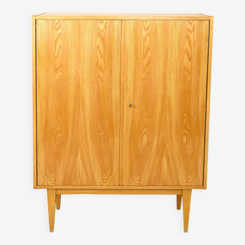 Vintage sideboard cabinet with double door