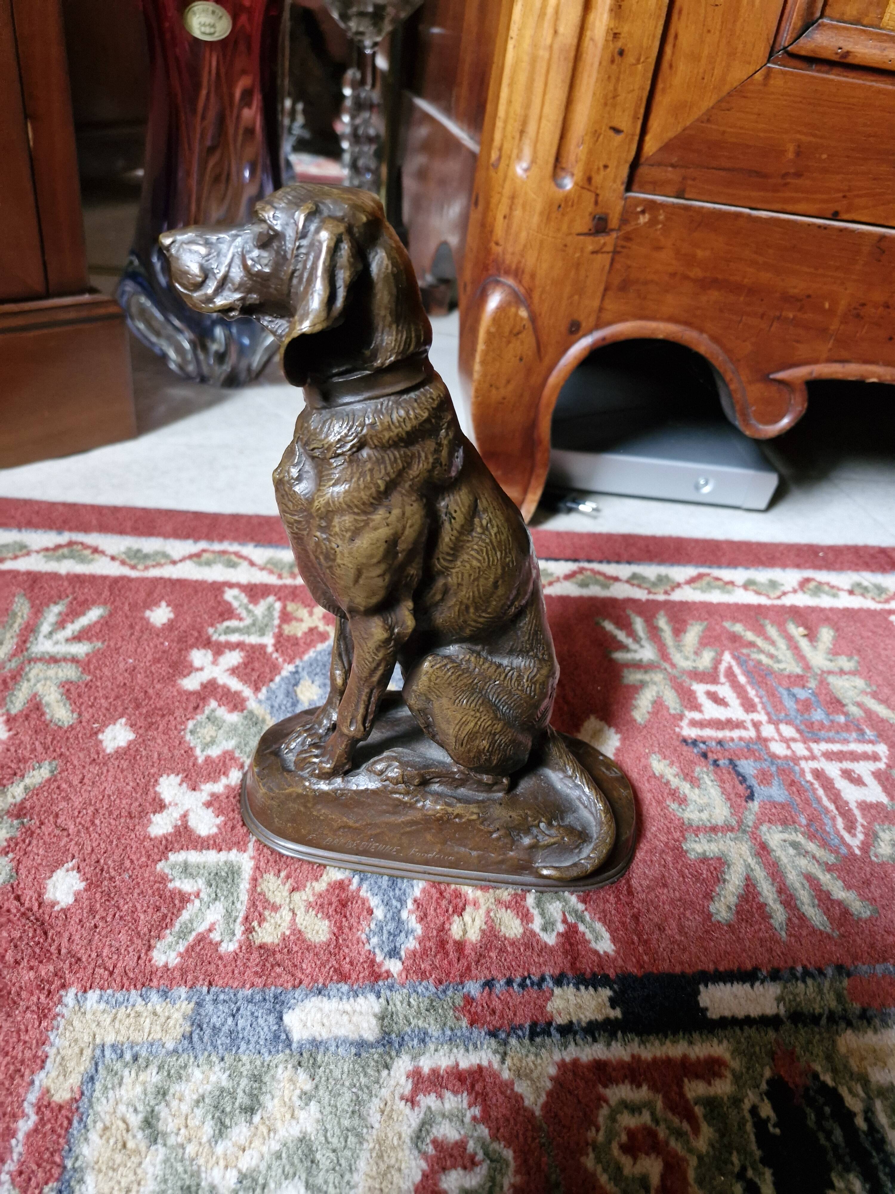 Bronze dog E. Fremiet