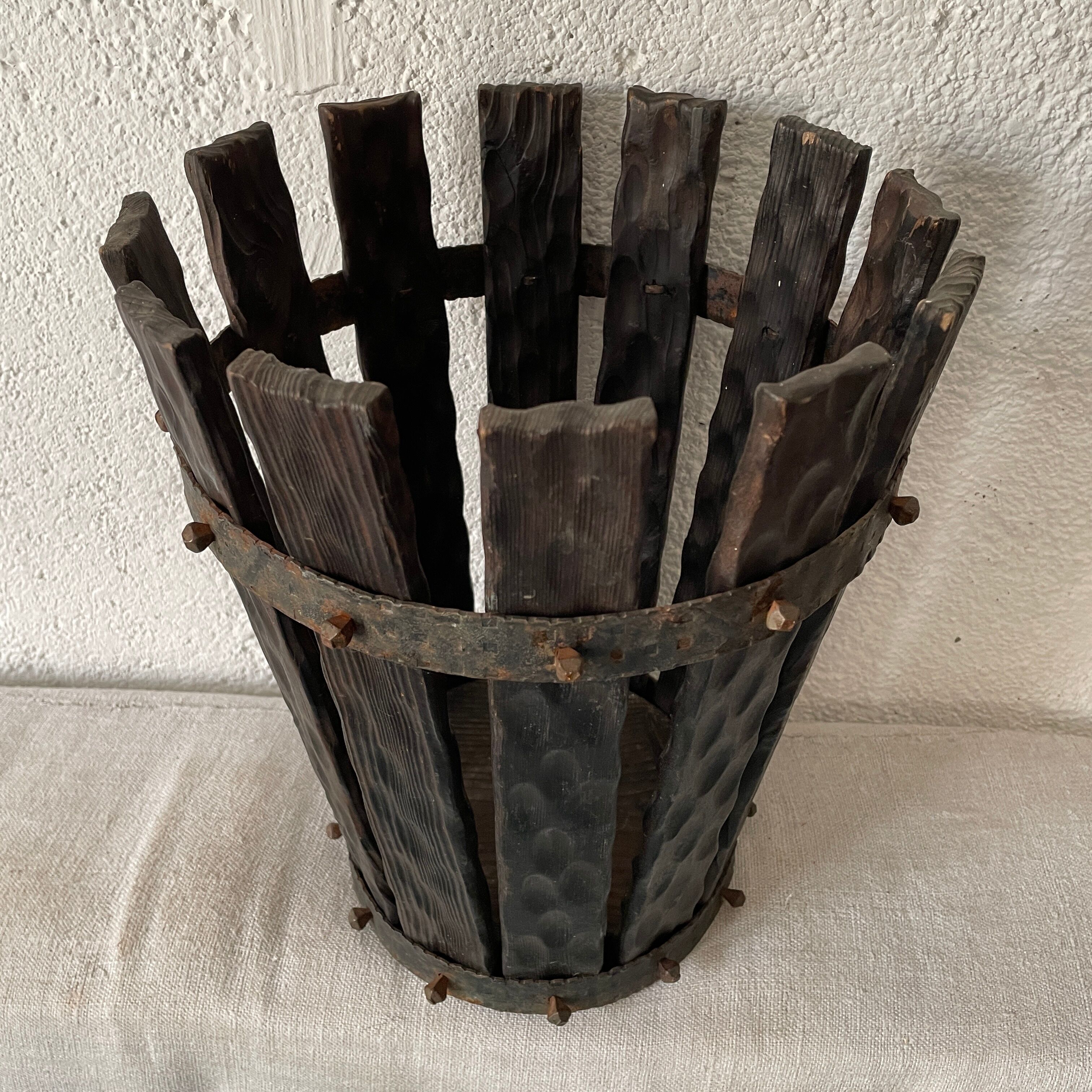 Brutalist basket wood and wrought iron 1950/1960