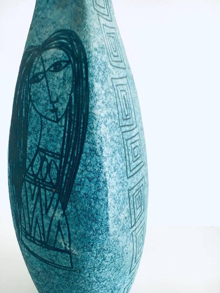 Art ceramics sgraffito table lamp attributed to Alvino Bagni for Raymor, Italy, 1960s.