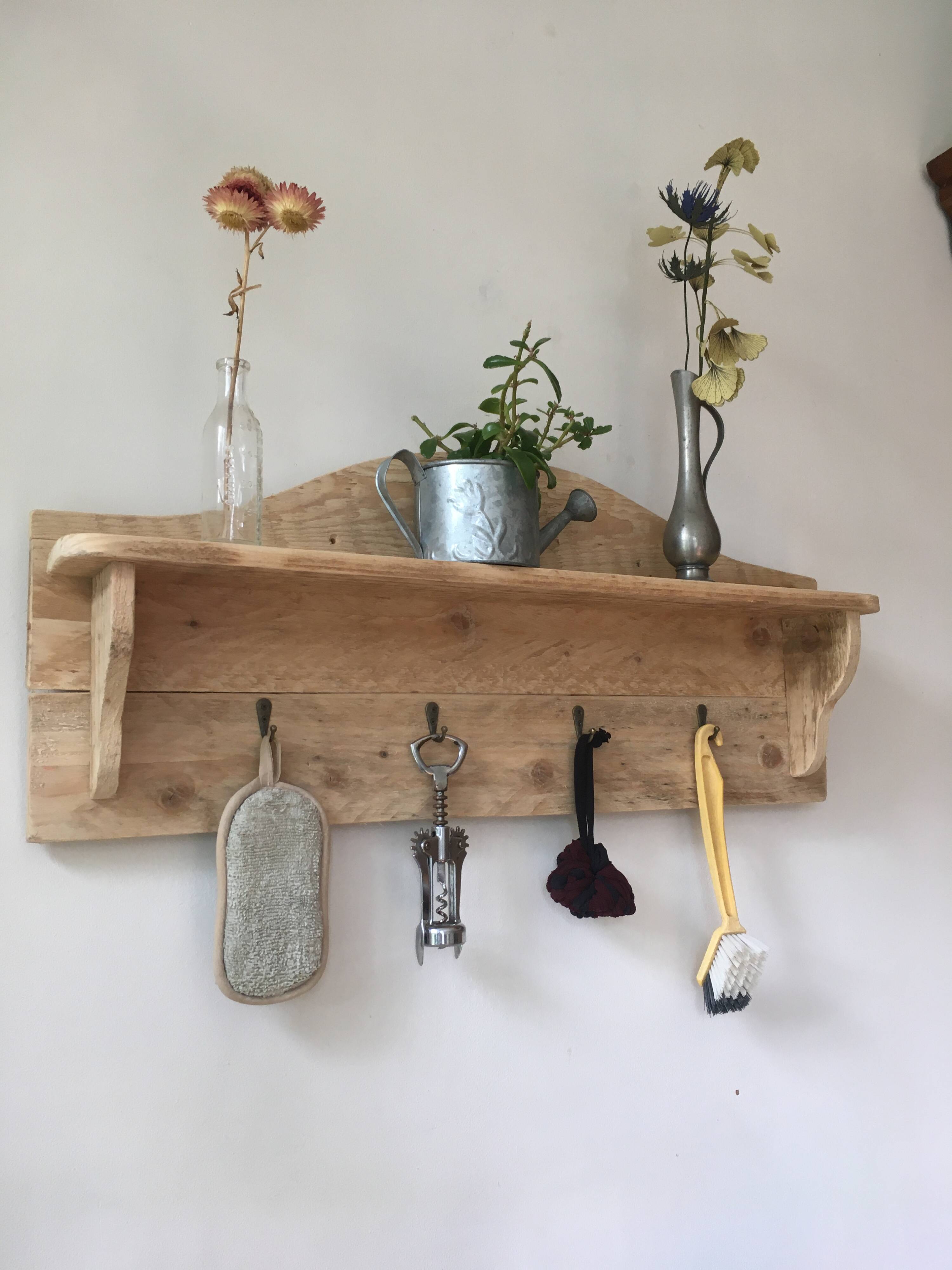 Pallet wall shelf