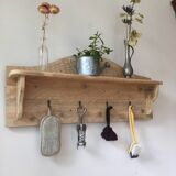 Pallet wall shelf