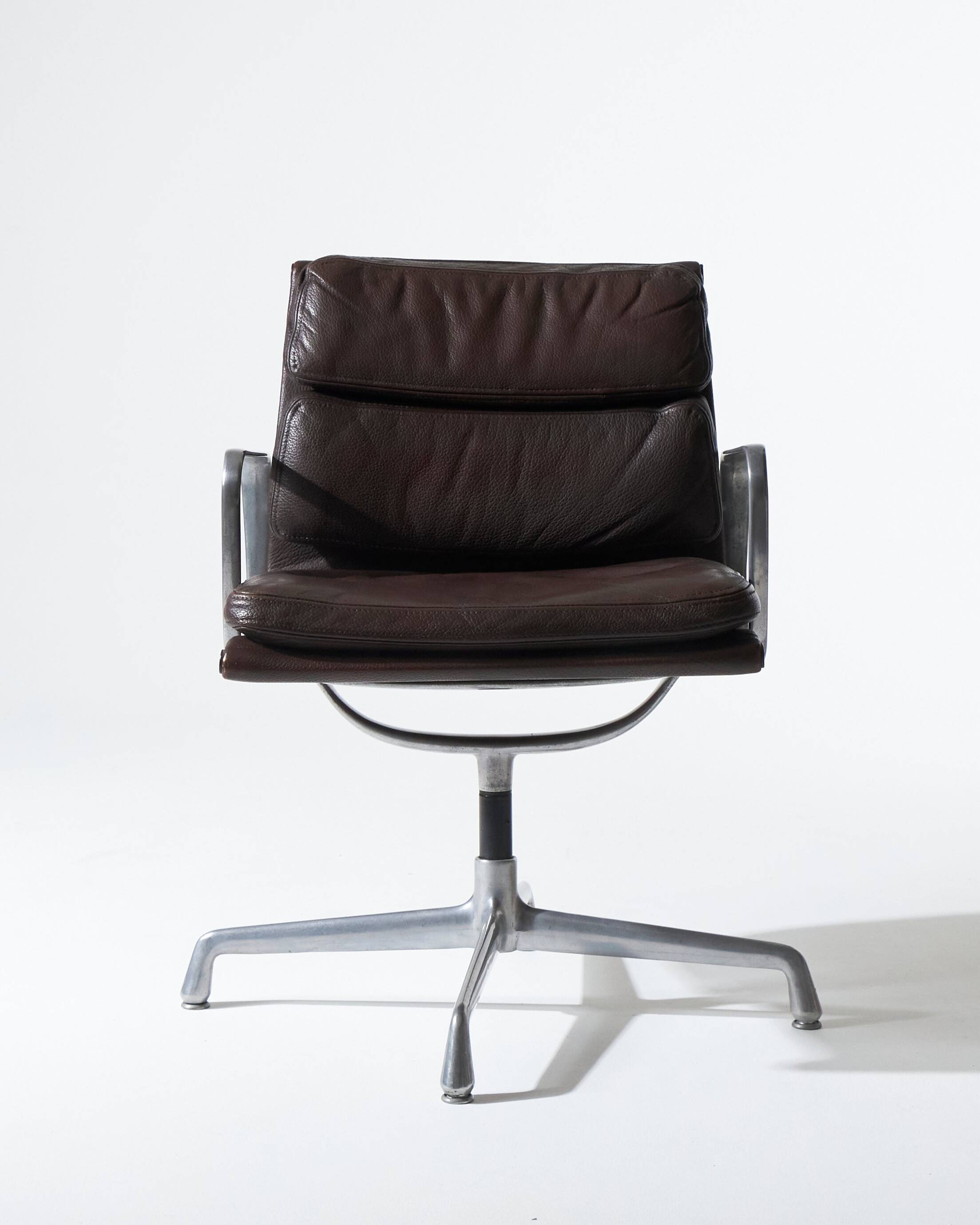Pair of brown leather sofa pads, Herman Miller, 1970s