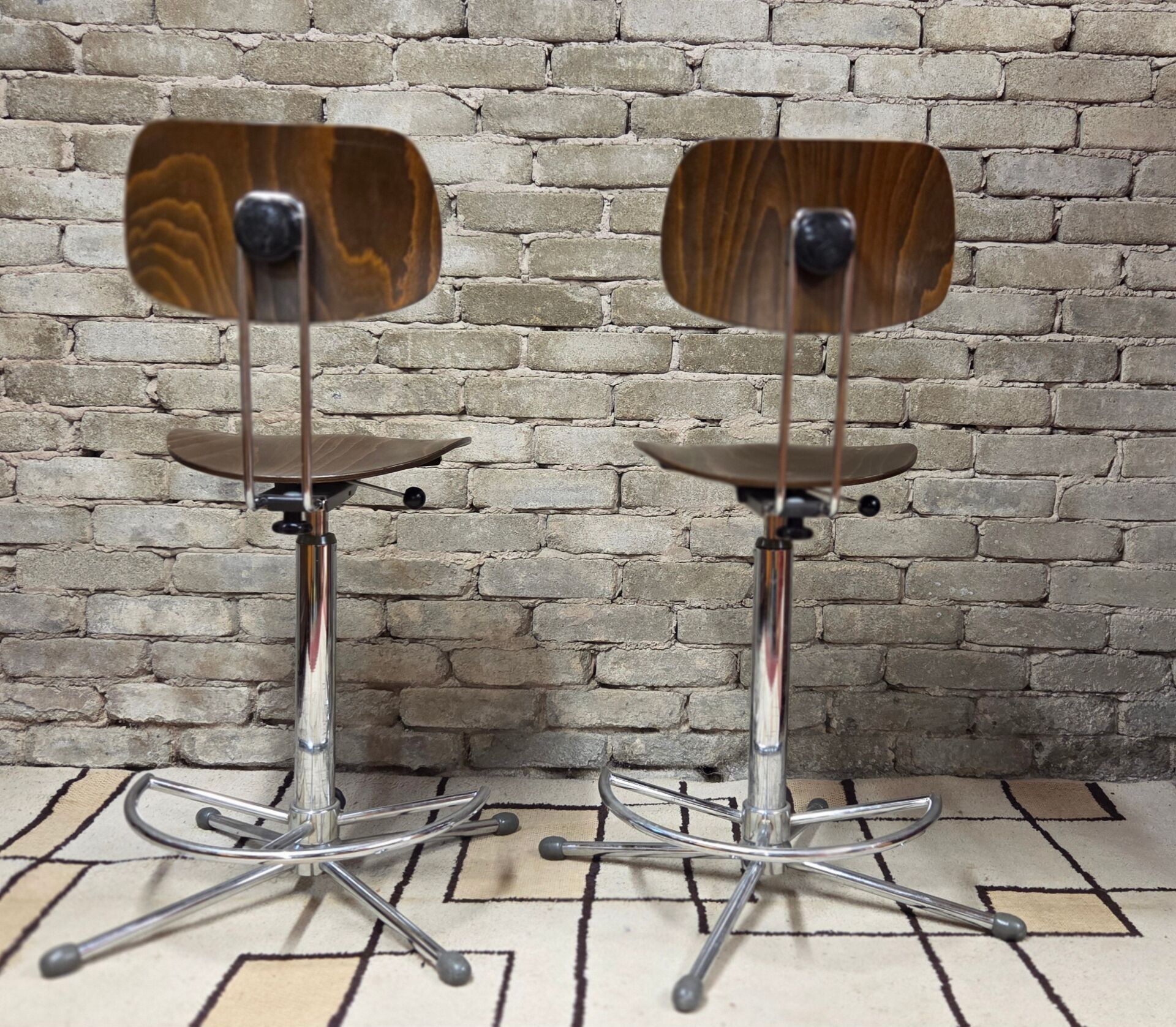 Paire de chaises d’orchestre SE 68 par Egon Eiermann, années 70