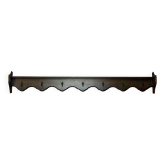 Wooden shelf display for pans