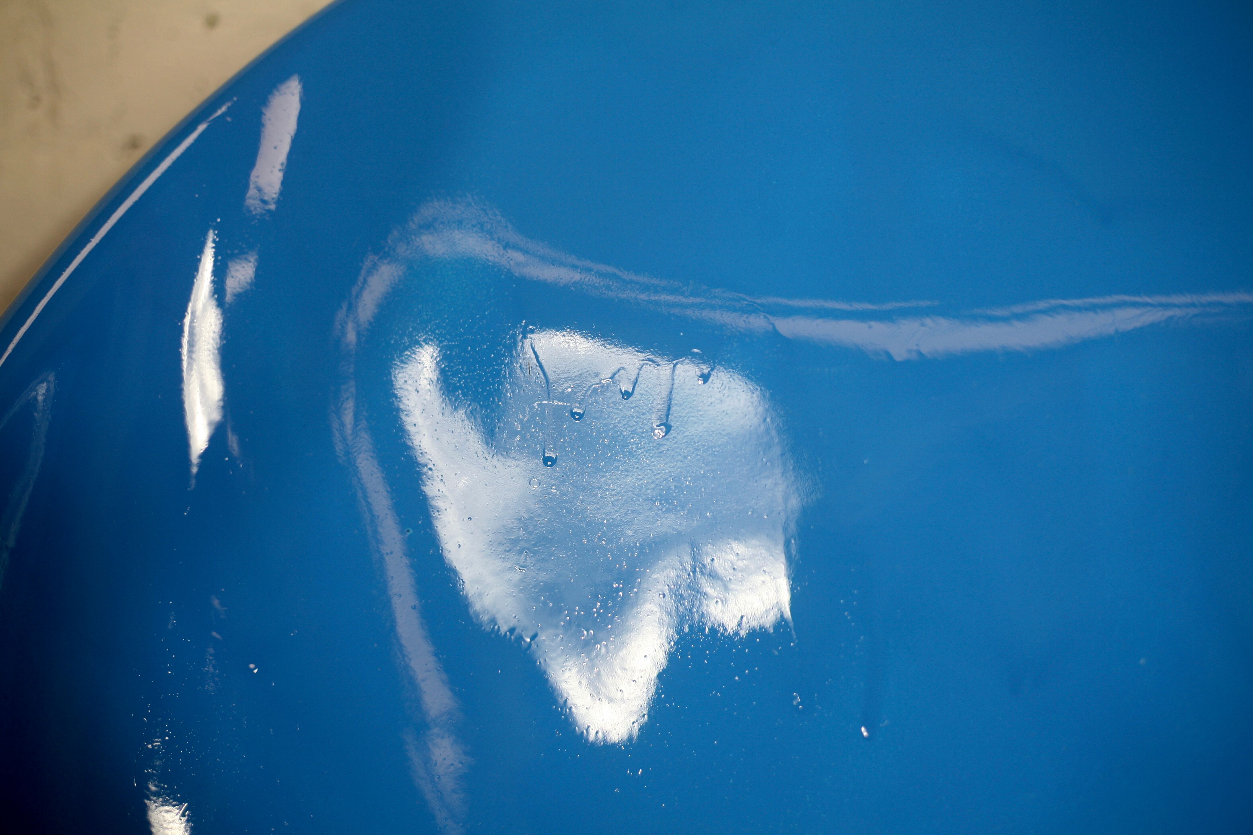 3 chairs "space Age", resin and steel, France, circa 1970.