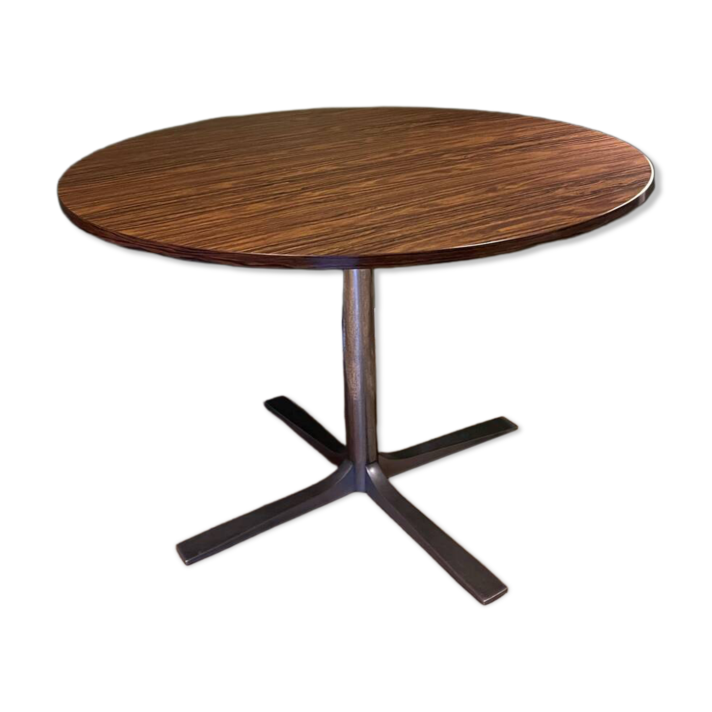 Vintage round table 110 cm in rosewood, tulip base, 1970s.