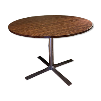 Vintage round table 110 cm in rosewood, tulip base, 1970s.