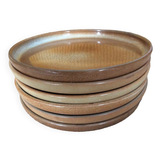 6 flat stoneware plates