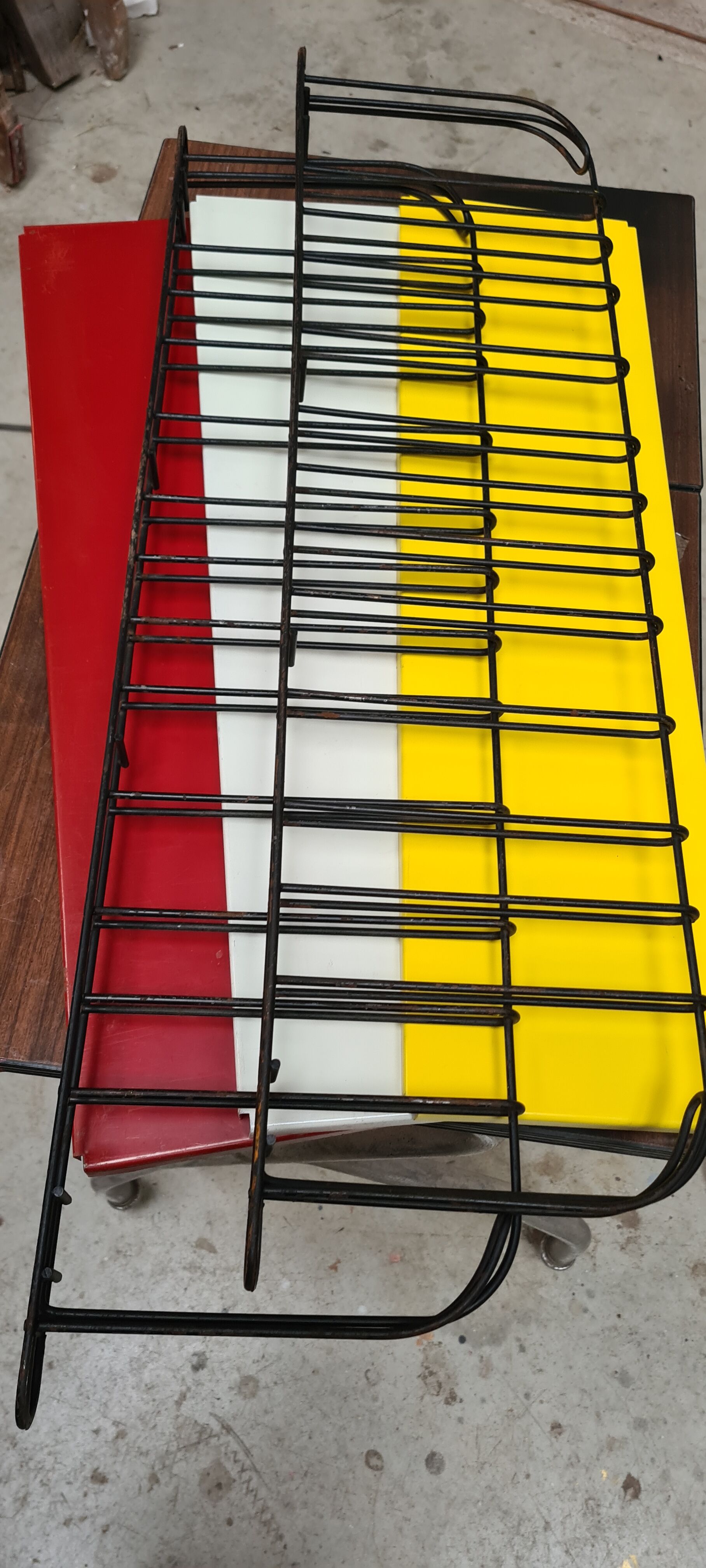 Wall shelf tomado style 1950