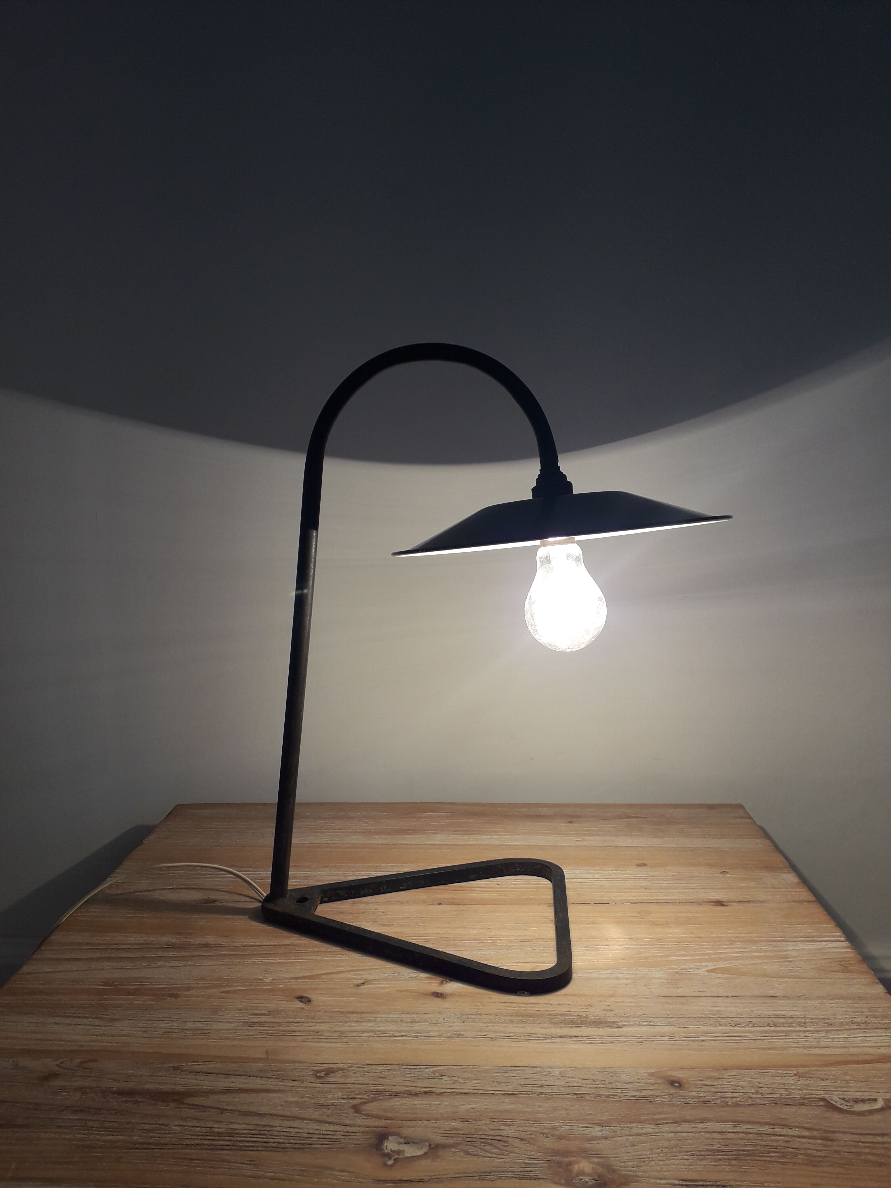 Desk / industrial lamp - Iron Enamelled Sheet Metal Green and White - 1940