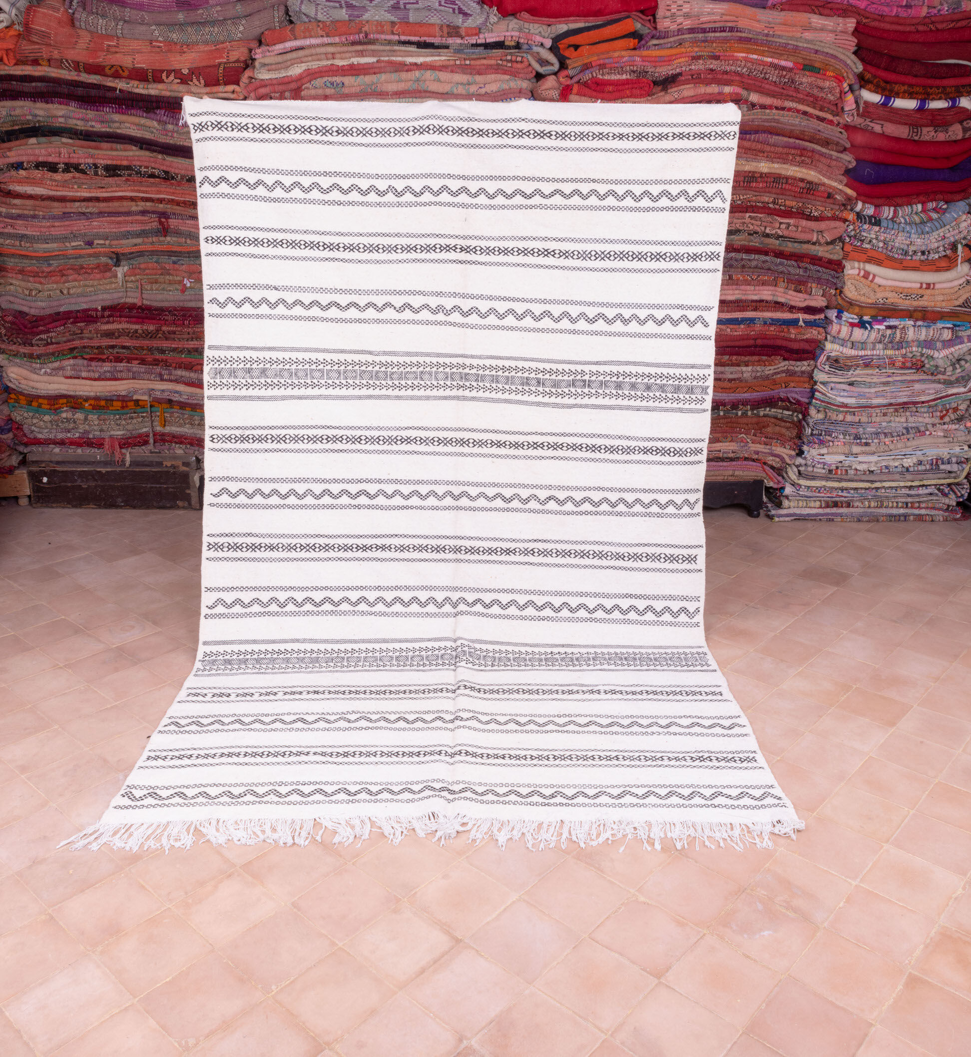 Kilim Berber white embroidered 310x195cm