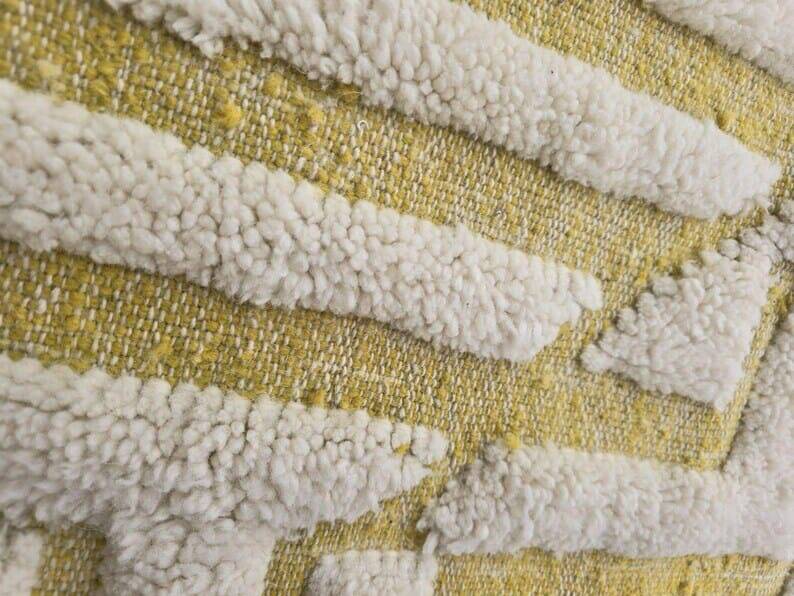 Handmade traditional Moroccan wool Berber rug 150 x 250 cm