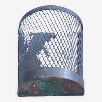 Public garden mesh wastepaper basket