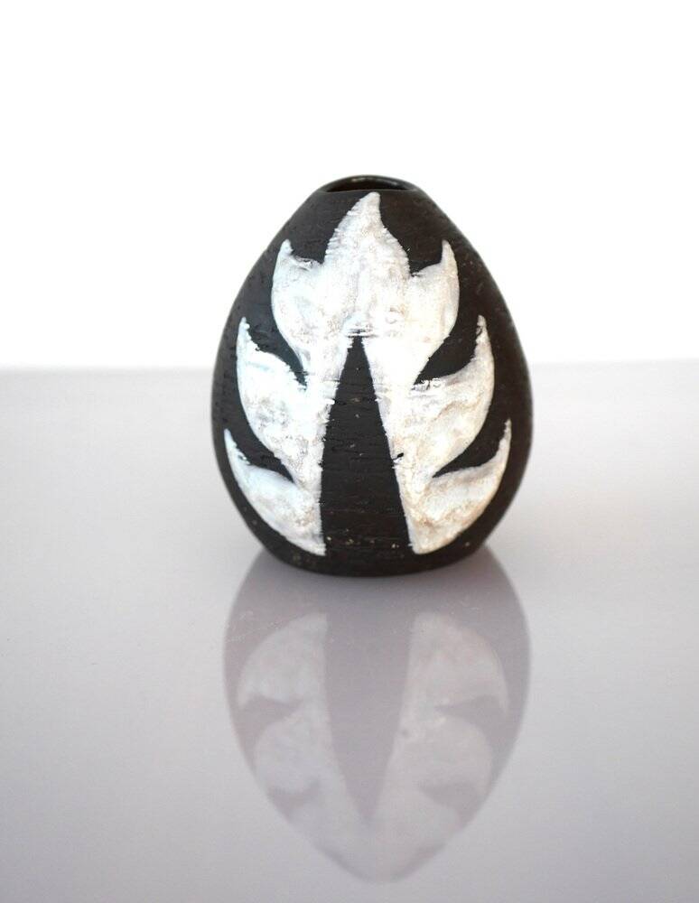 Vintage Danish pottery vase with graphic monochrome design and glazing from Helge Österberg