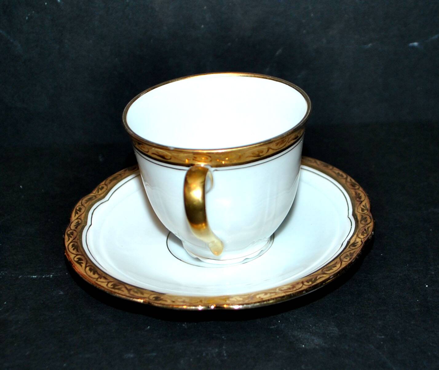 Boyer limoges porcelain coffee cup with golden frieze decor