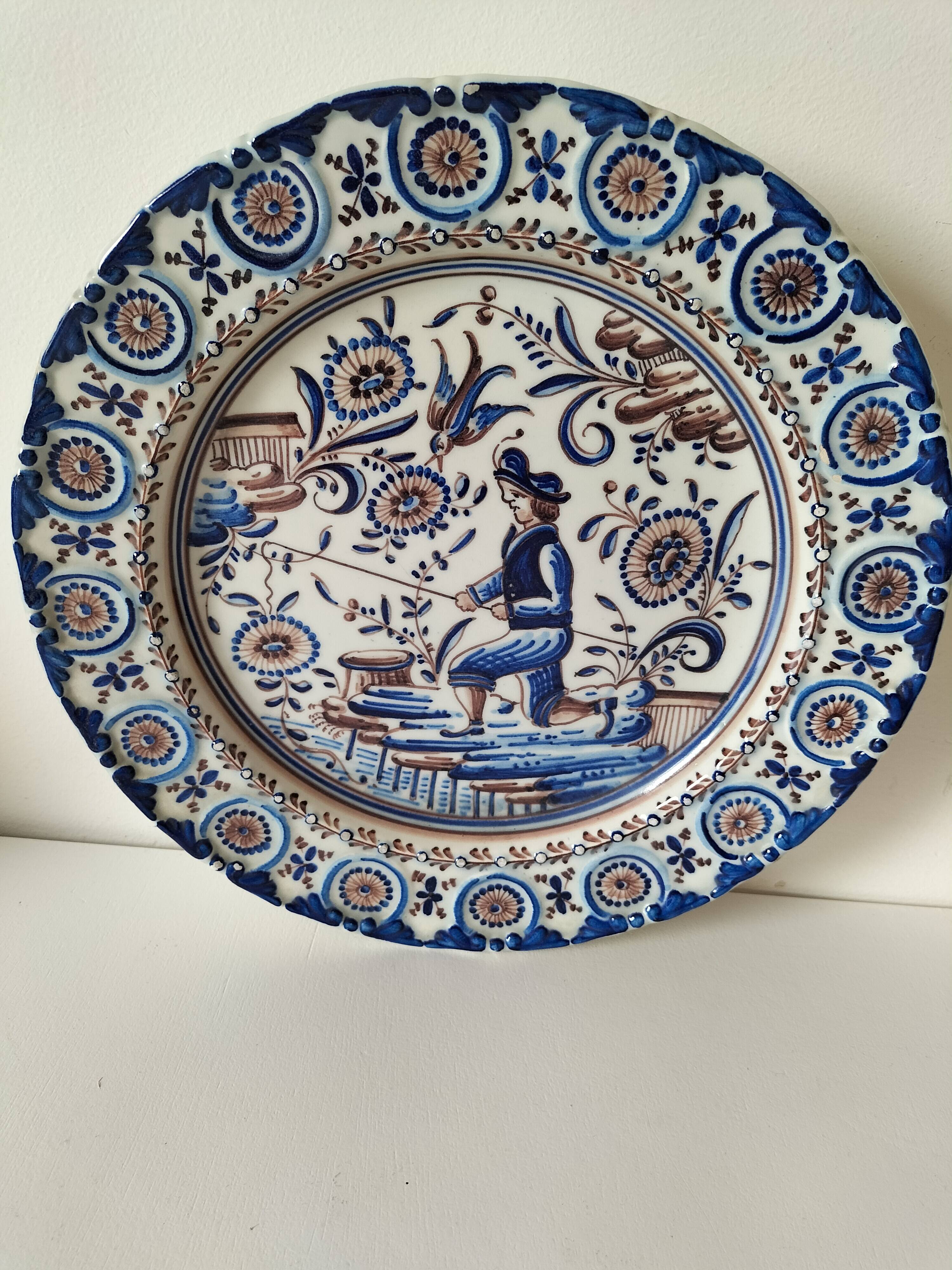 Portuguese earthenware footed dish – Outeiro Águeda – signed