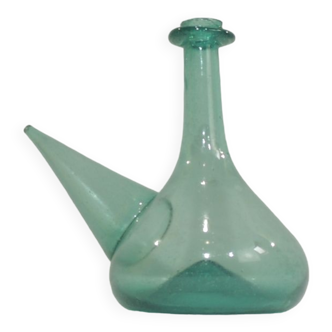 Porron en verre soufflé teinté vert turquoise