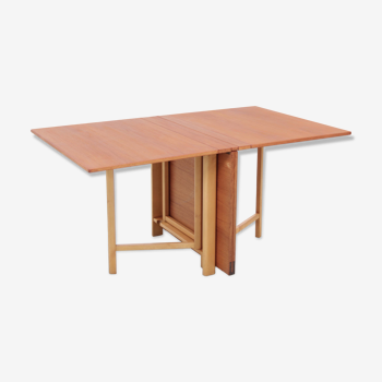 Scandinavian dining table model Maria by Bruno Mathsson in teak, 1960 edition