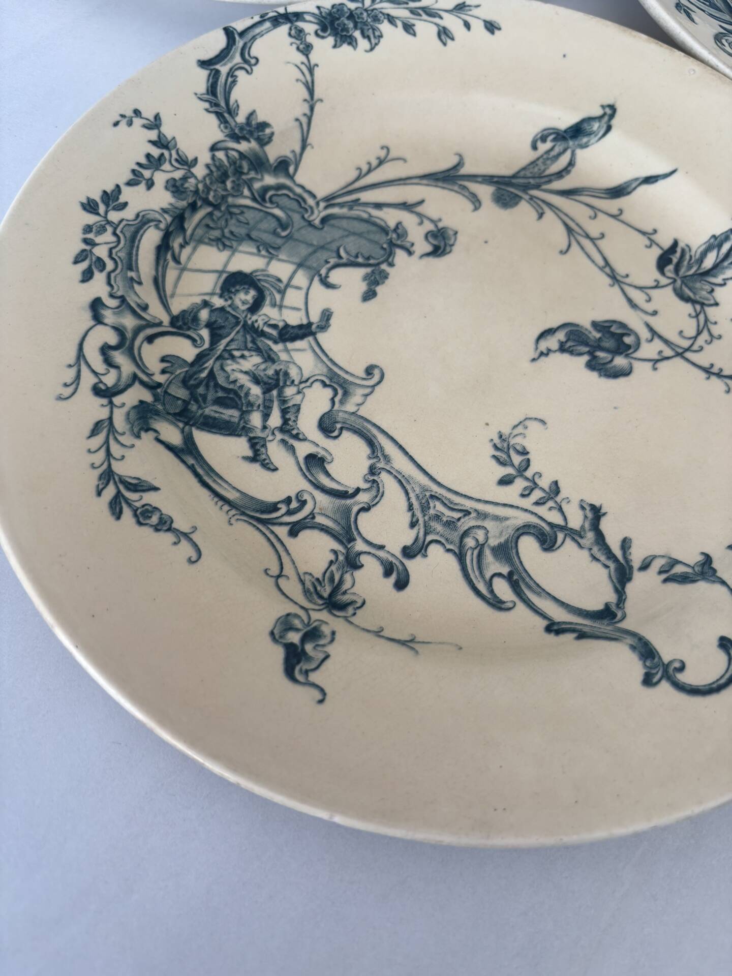 Lot of 3 flat plates, ironstone, Jules Vieillard, model St Buveurs B.
